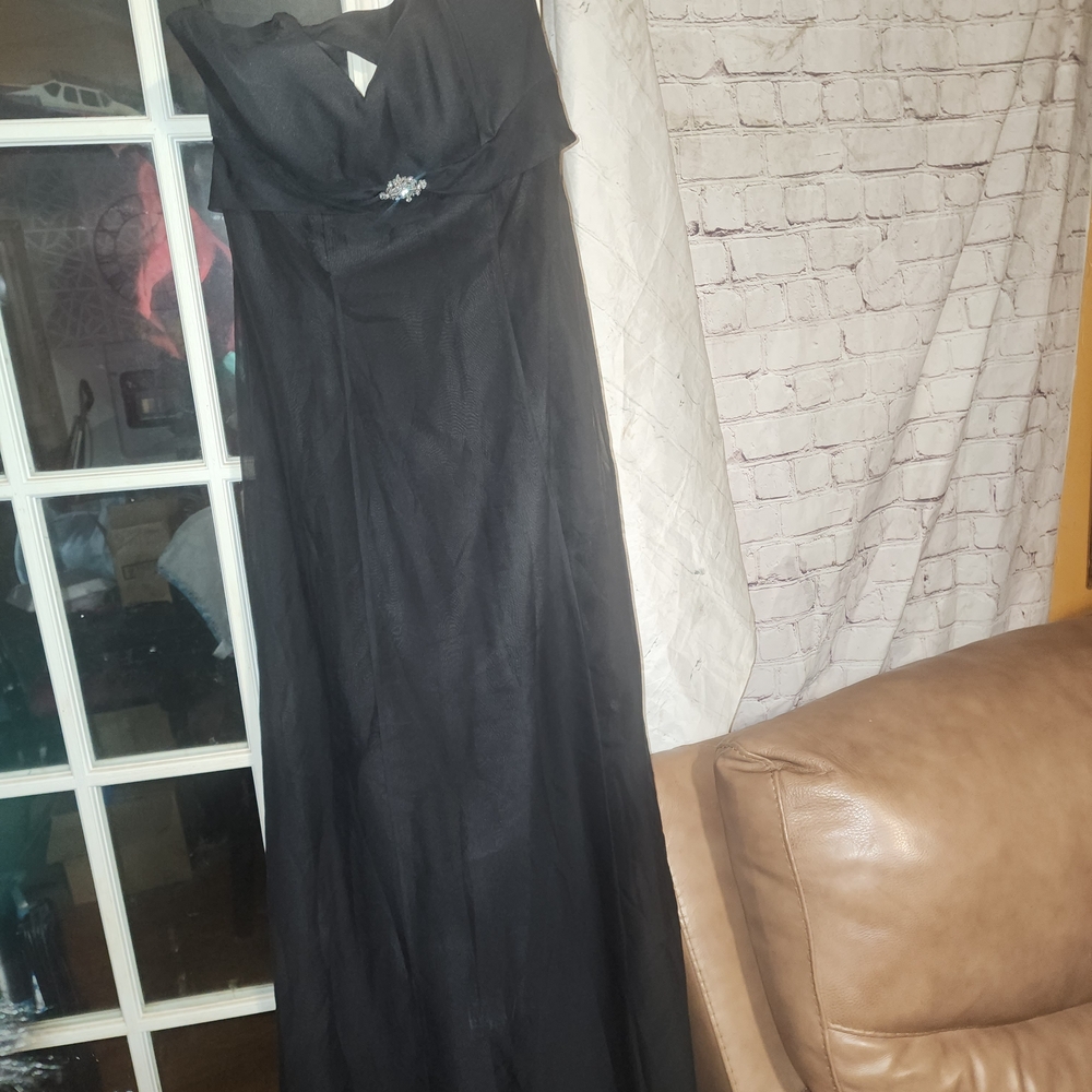 Mori Lee Elegant Black Strapless Dress